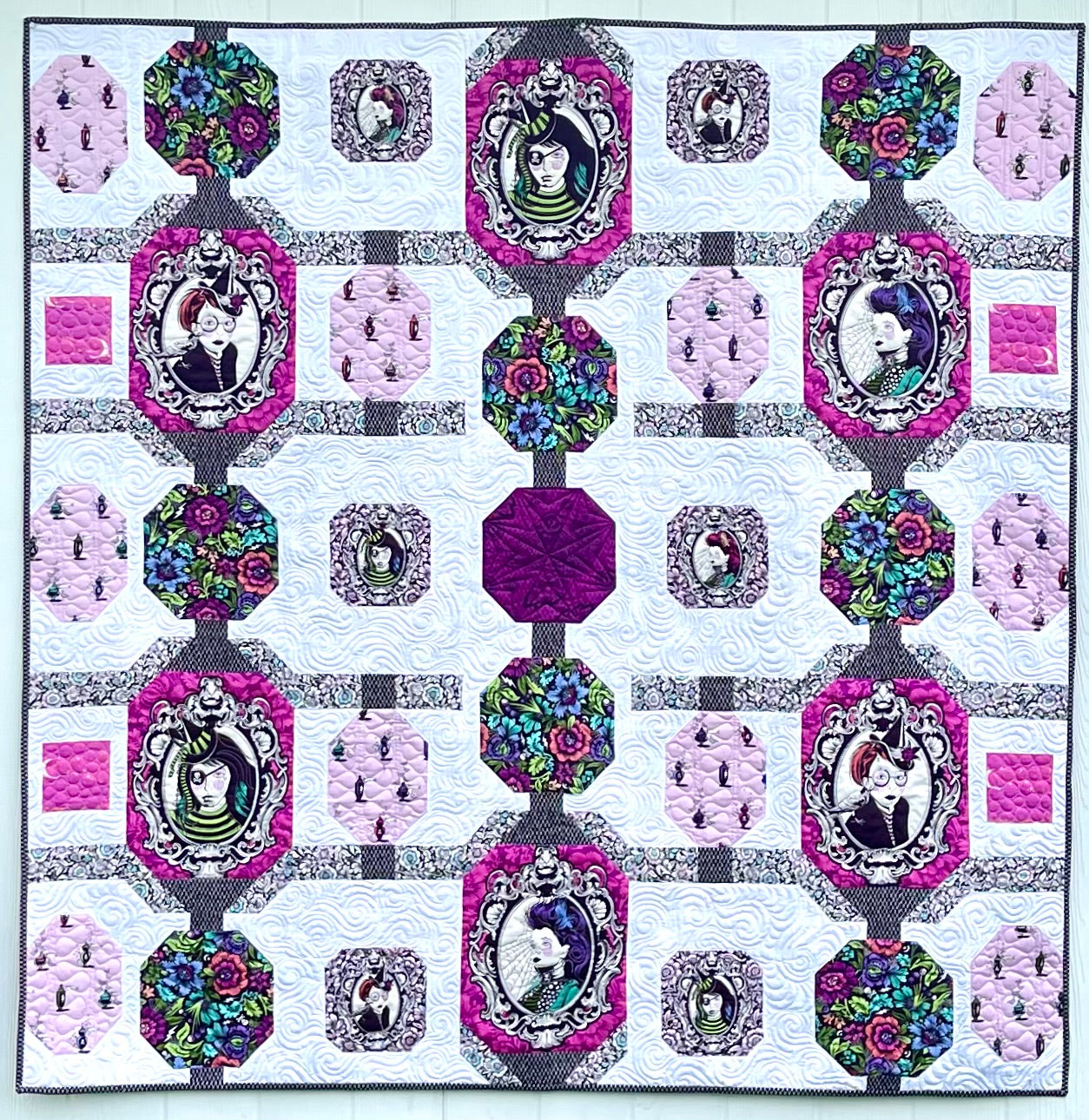 Photo Op Quilt Kit - Nightshade Deja Vu