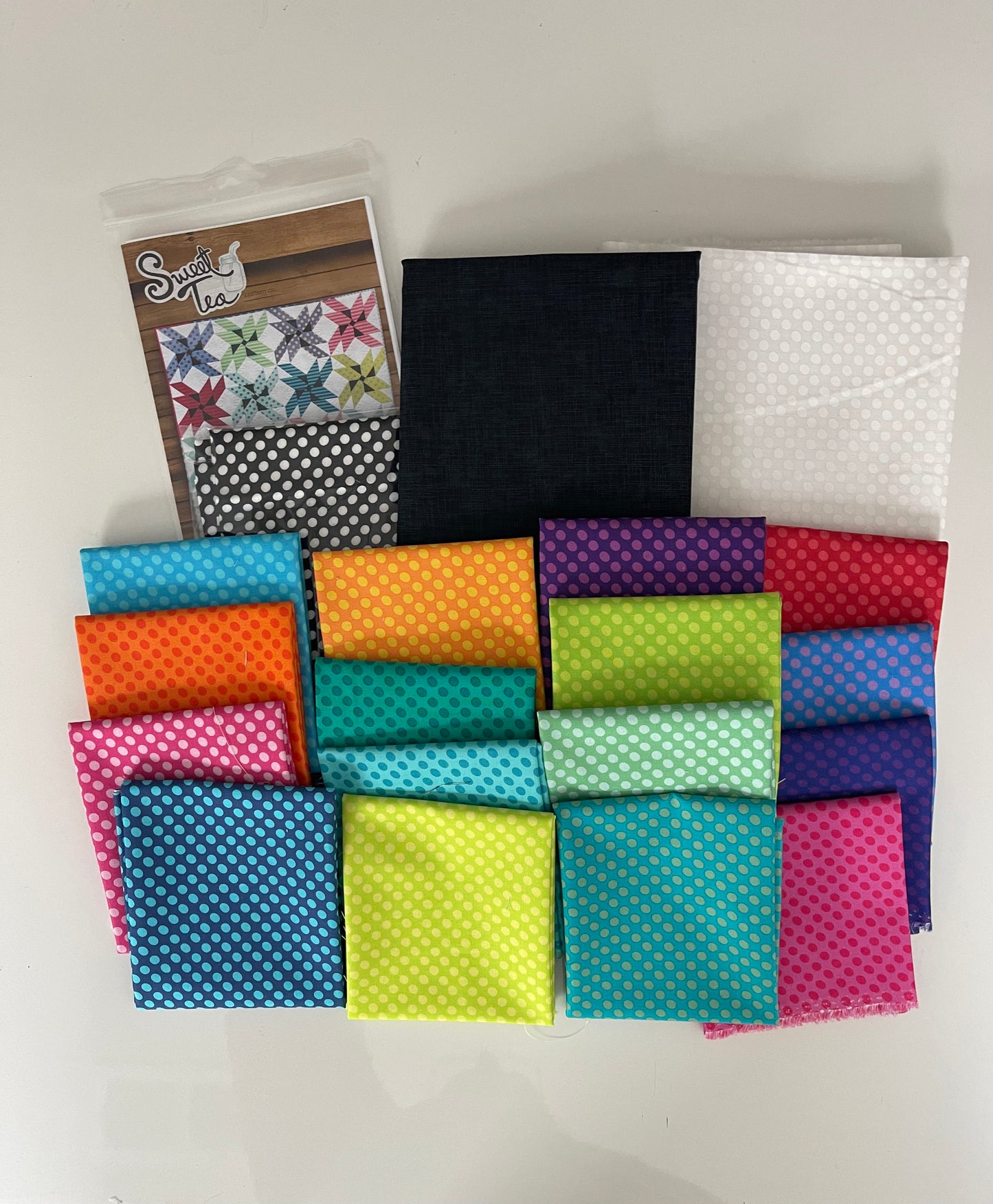 Spinning Crazy - Dot to Dot Throw Size kit